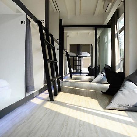 3 Howw Hostel At Sukhumvit 21 Bangkok Esterno foto
