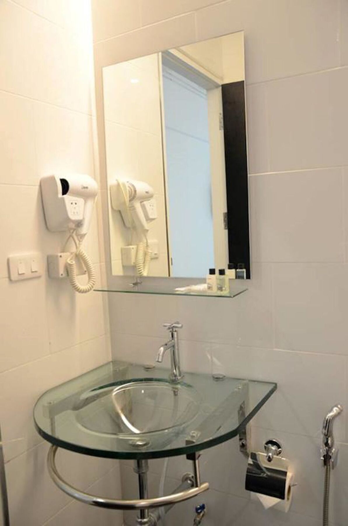 3 Howw Hostel At Sukhumvit 21 Bangkok Esterno foto