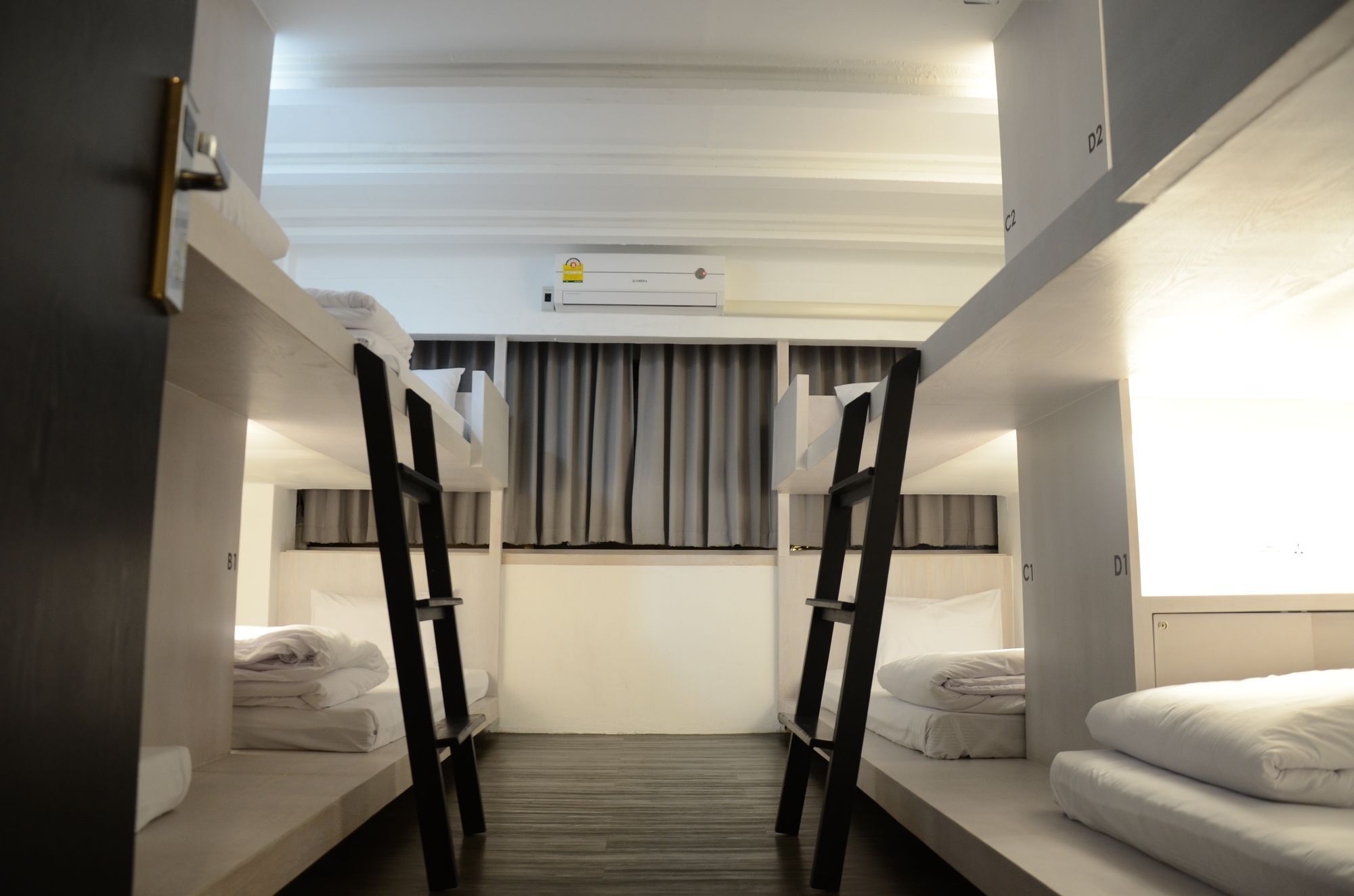3 Howw Hostel At Sukhumvit 21 Bangkok Esterno foto